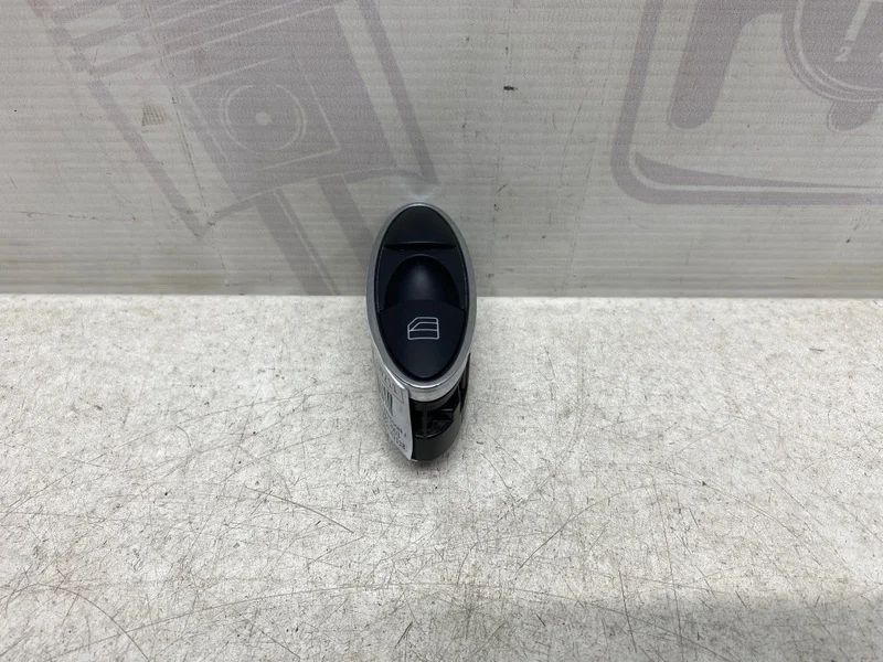 Кнопка стеклоподъемника пассажирская дверь Mercedes-benz 2003 S211