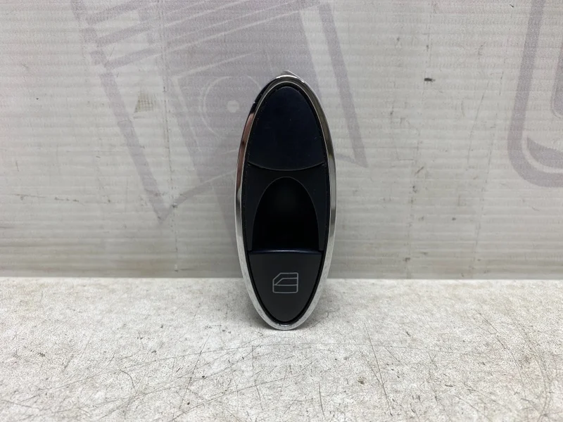 Кнопка стеклоподъемника пассажирская дверь Mercedes-benz 2004 W211