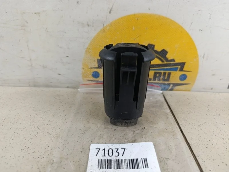 Кронштейн радиатора верхний Mazda 3 2009 BL