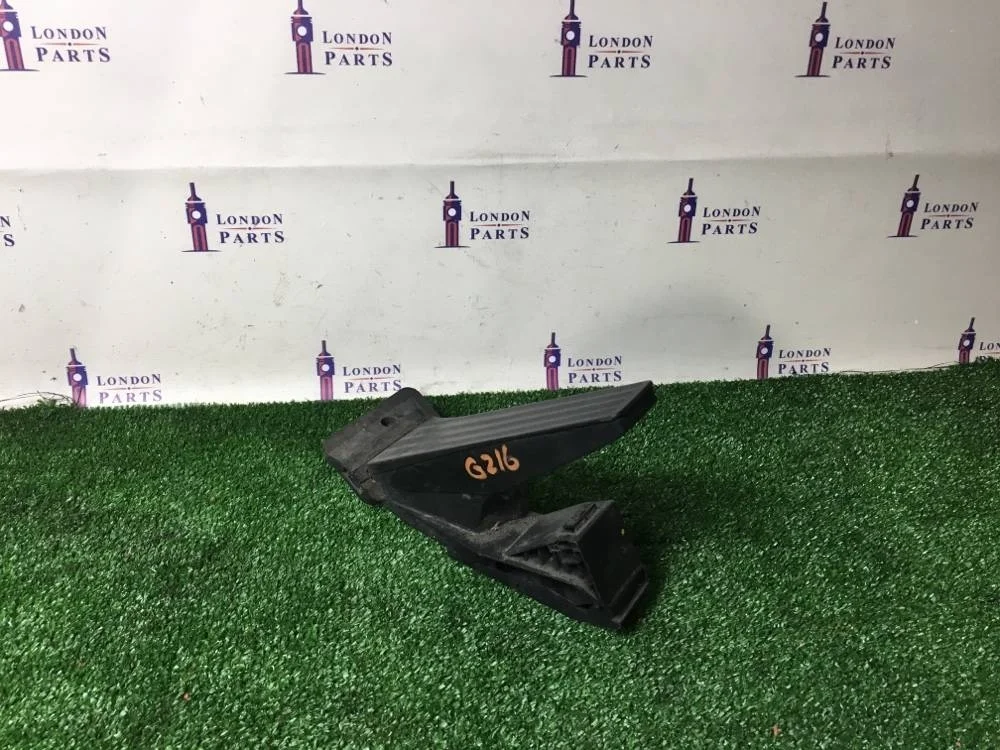 Педаль газа BMW F02