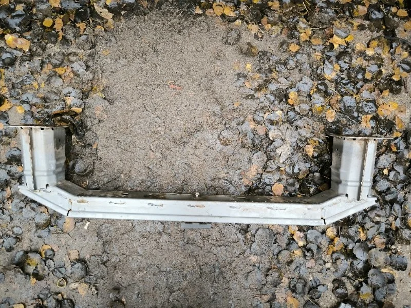 Усилитель бампера Land Rover Freelander 2009 L359