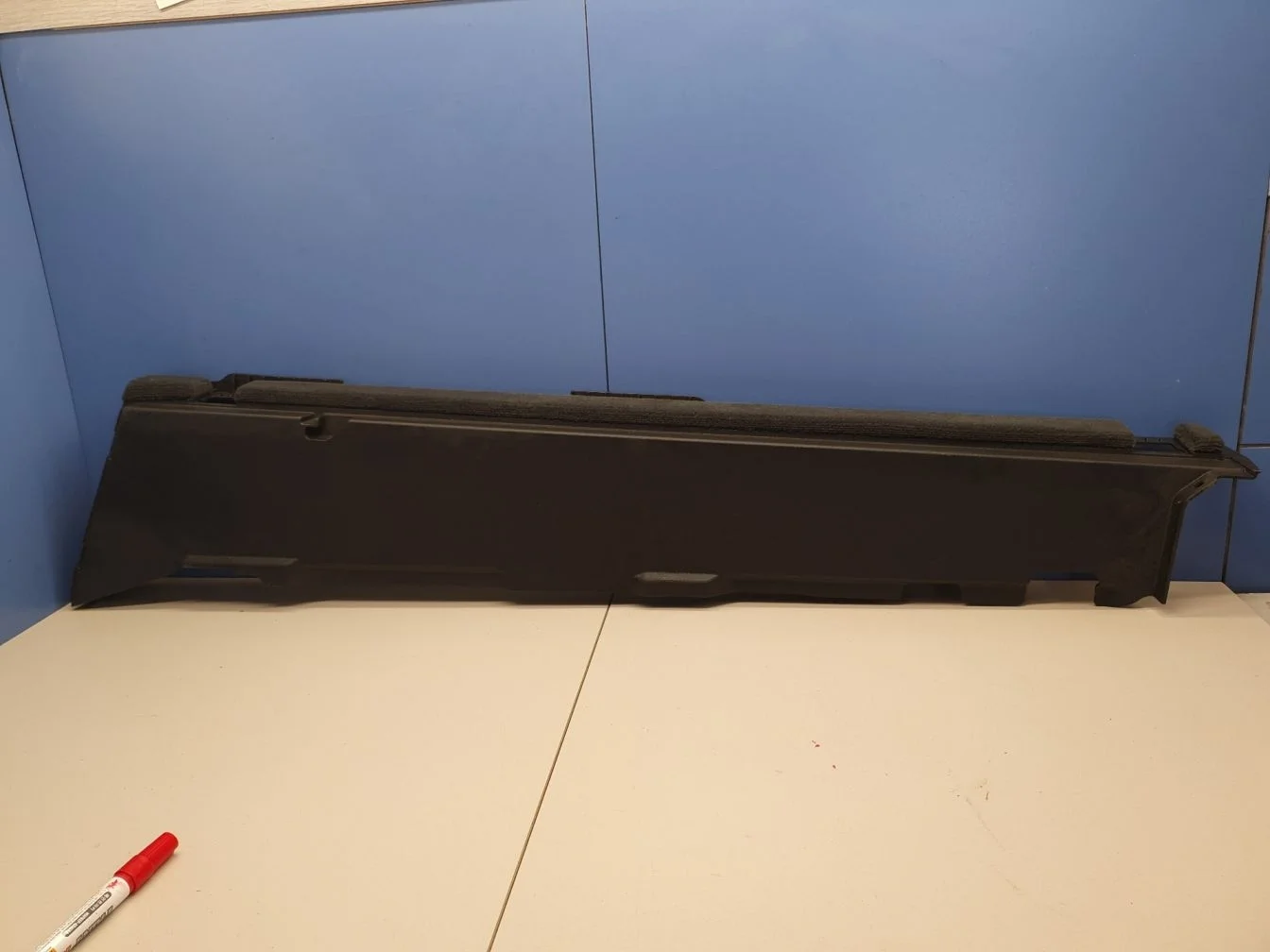 Обшивка багажника правая для Audi Q7 4M 2015-