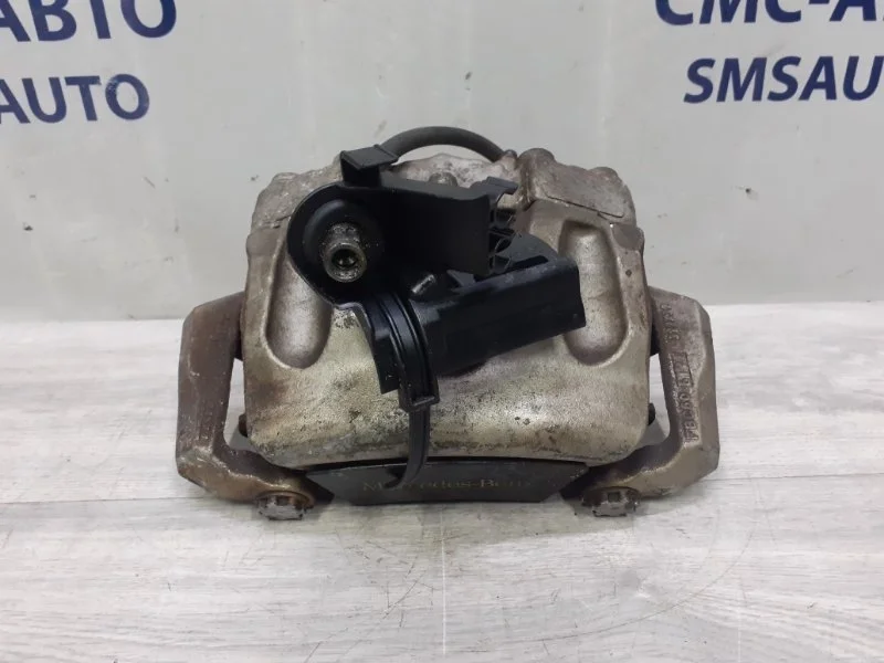 Суппорт Mercedes-Benz Cls-Class A2044213681 W218, передний правый