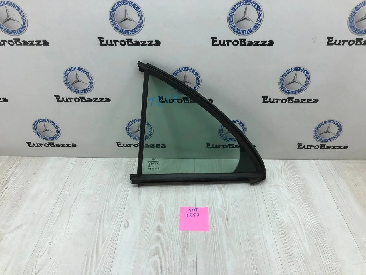 Форточка двери задняя левая Mercedes W211