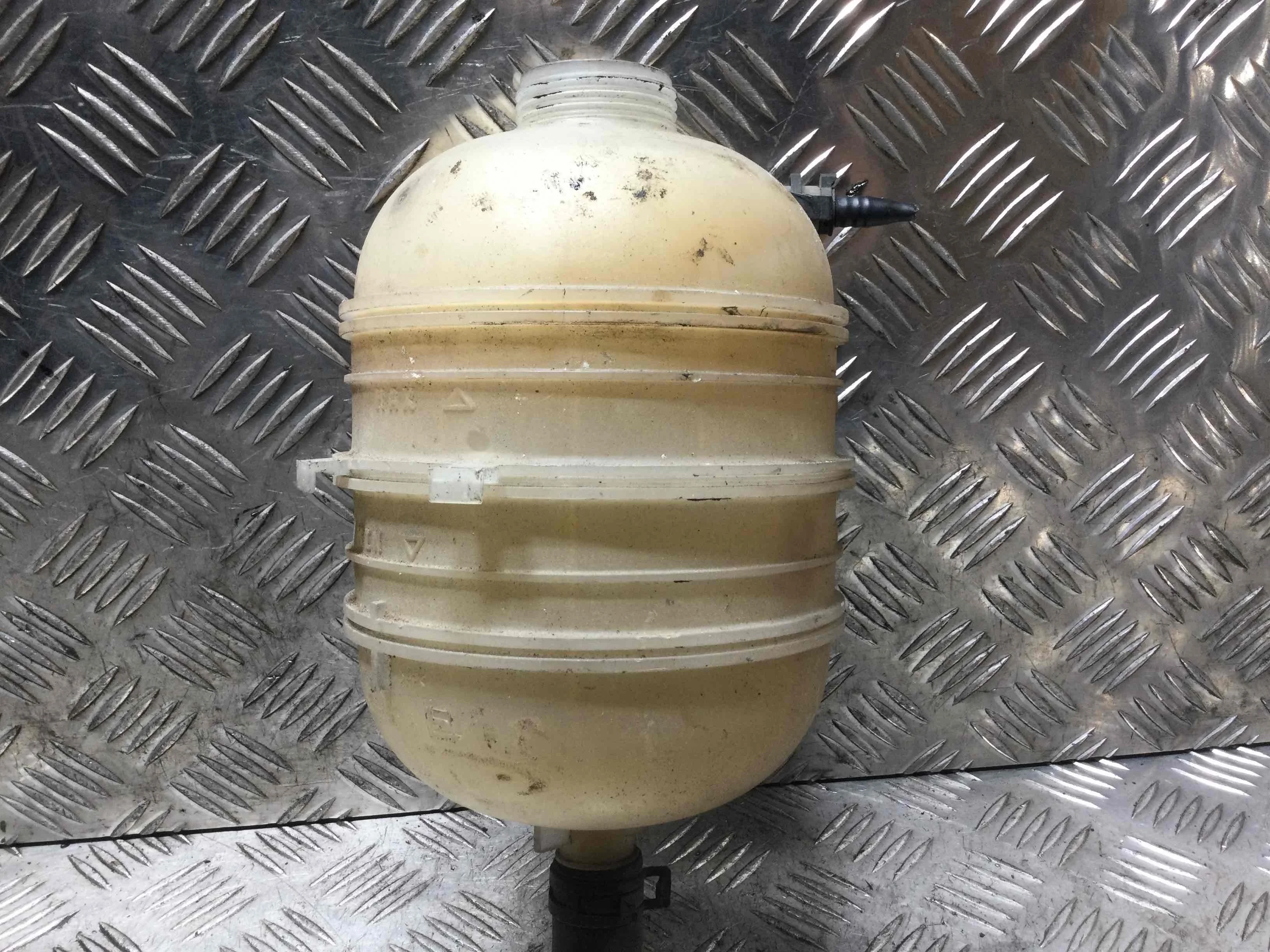 Бачок расширительный Peugeot 206 1 поколение (1998-2003) бензин 1.6 i Механика Х/б