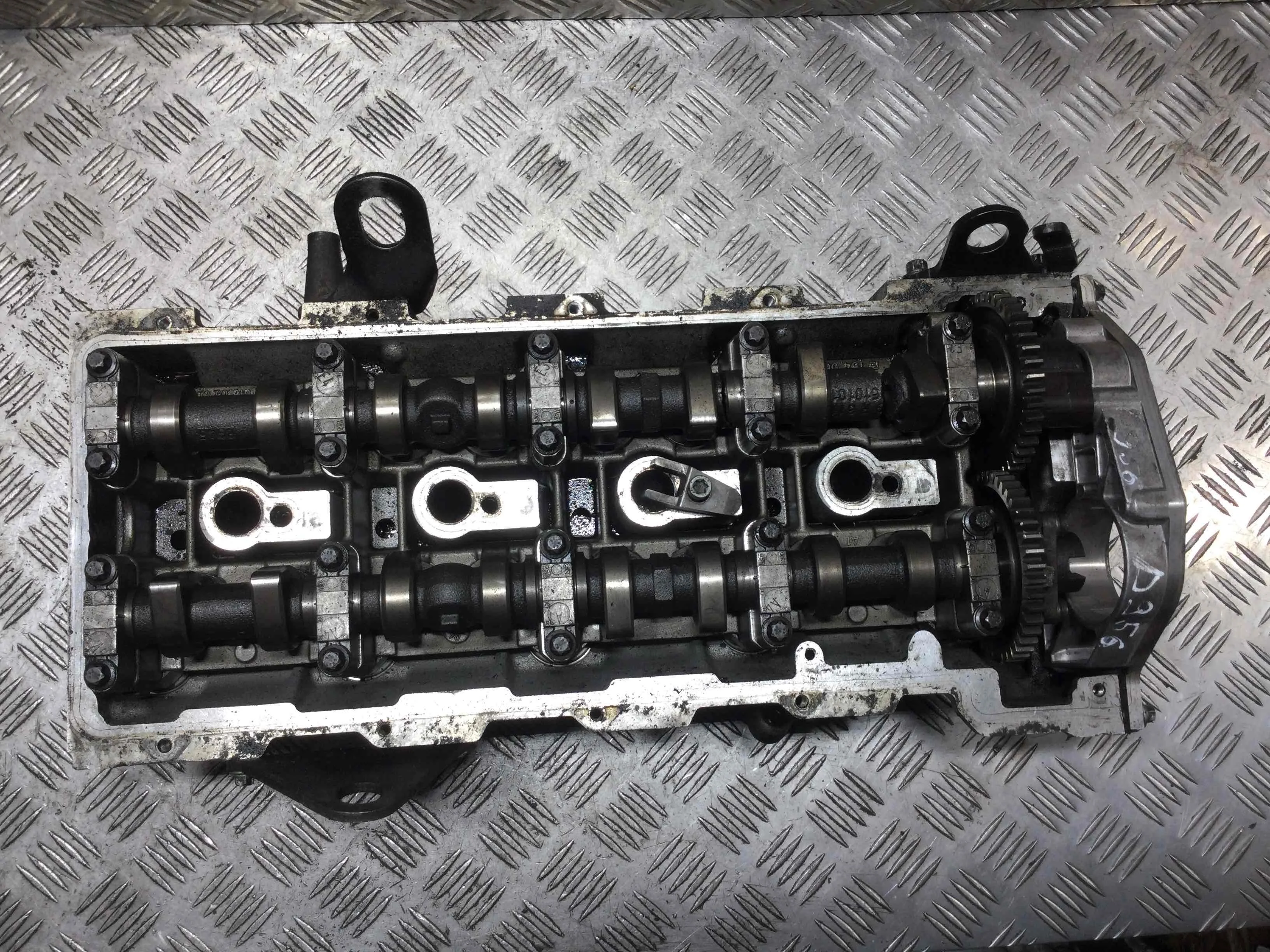 Головка блока цилиндров Mercedes Vito W639 (2003-2010) дизель 2.2 CDI Механика Микроавтобус