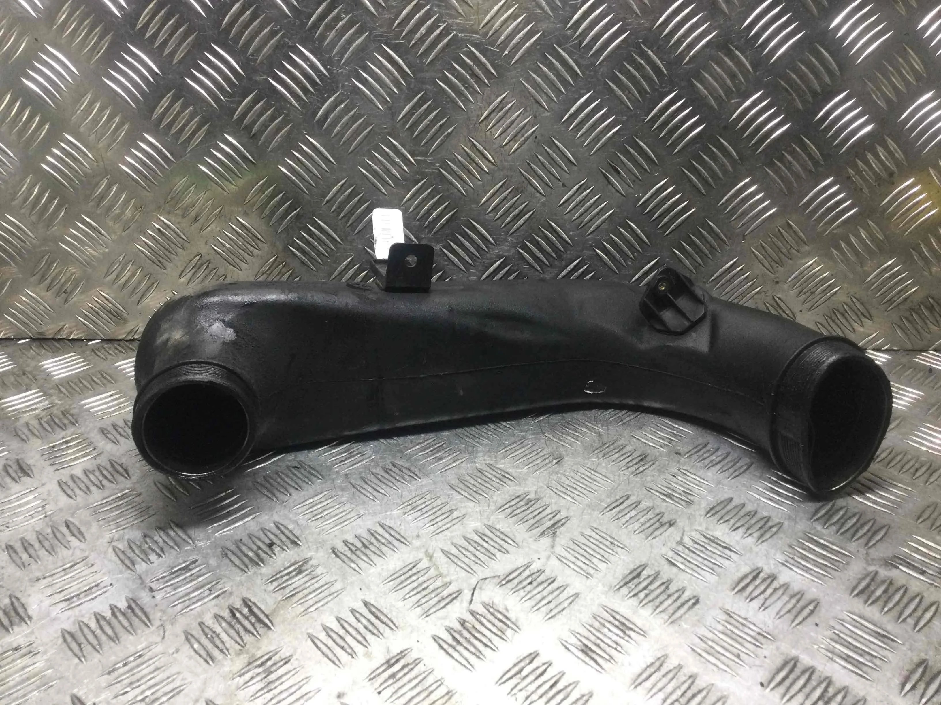 Патрубок впускного коллектора Land Rover Freelander 2 поколение (2006-2010) дизель 2.2 TD Механика