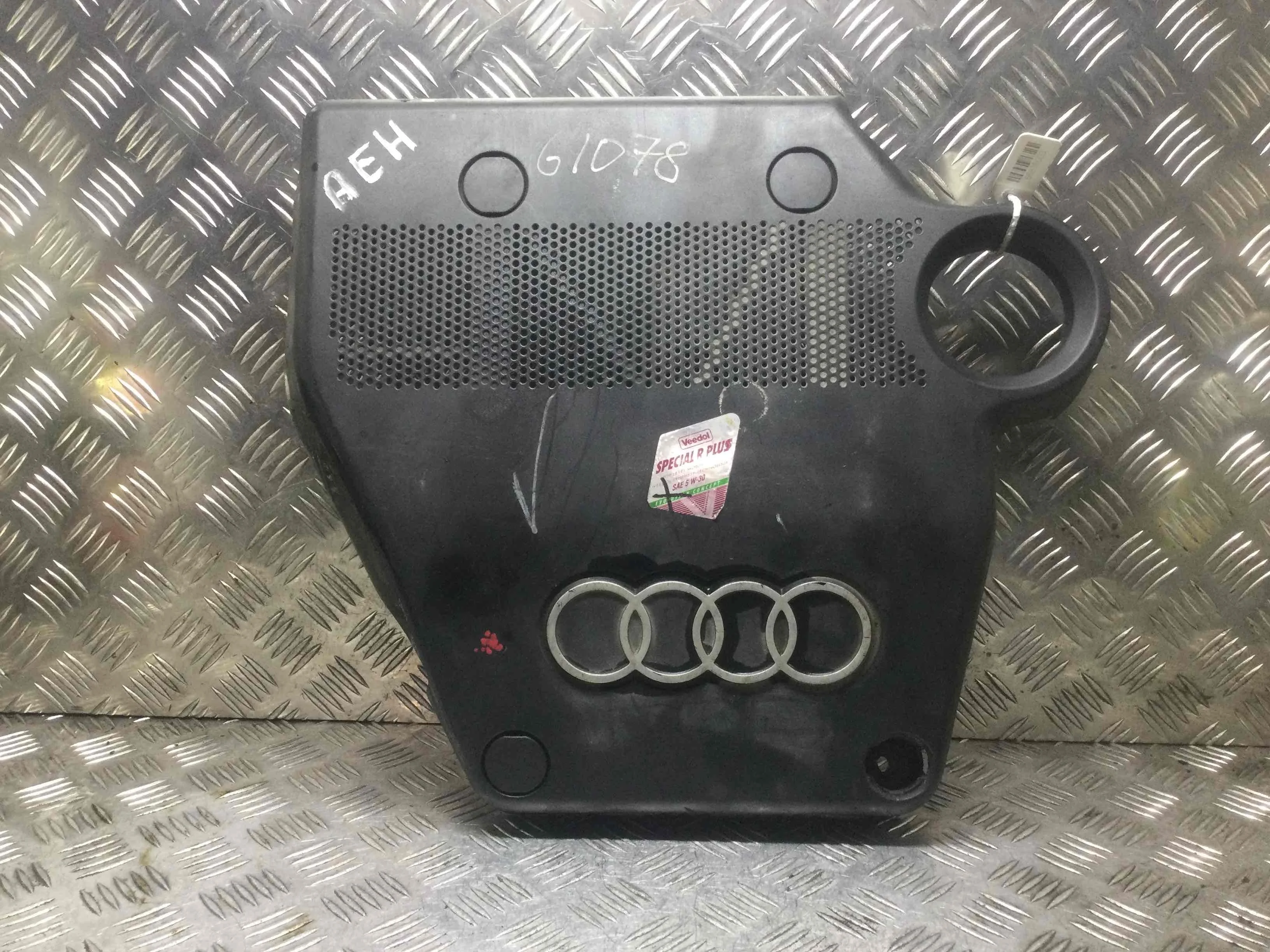 Декоративная крышка двигателя Audi A3 8L [рестайлинг] (2000-2003) бензин 1.6 i Механика Х/б