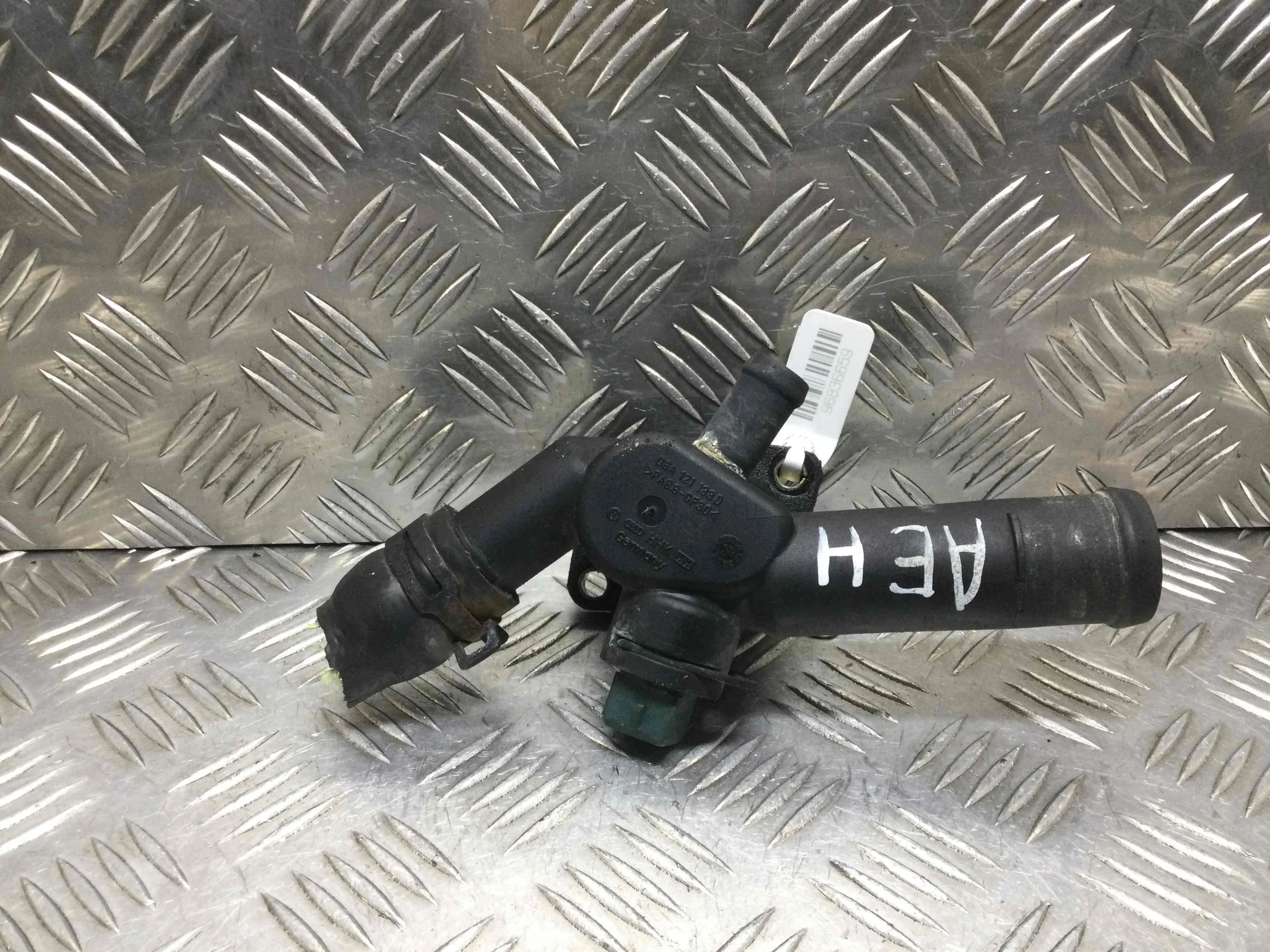 Корпус термостата Volkswagen Golf 4 поколение (1997-2004) бензин 1.6 i Автомат Х/б