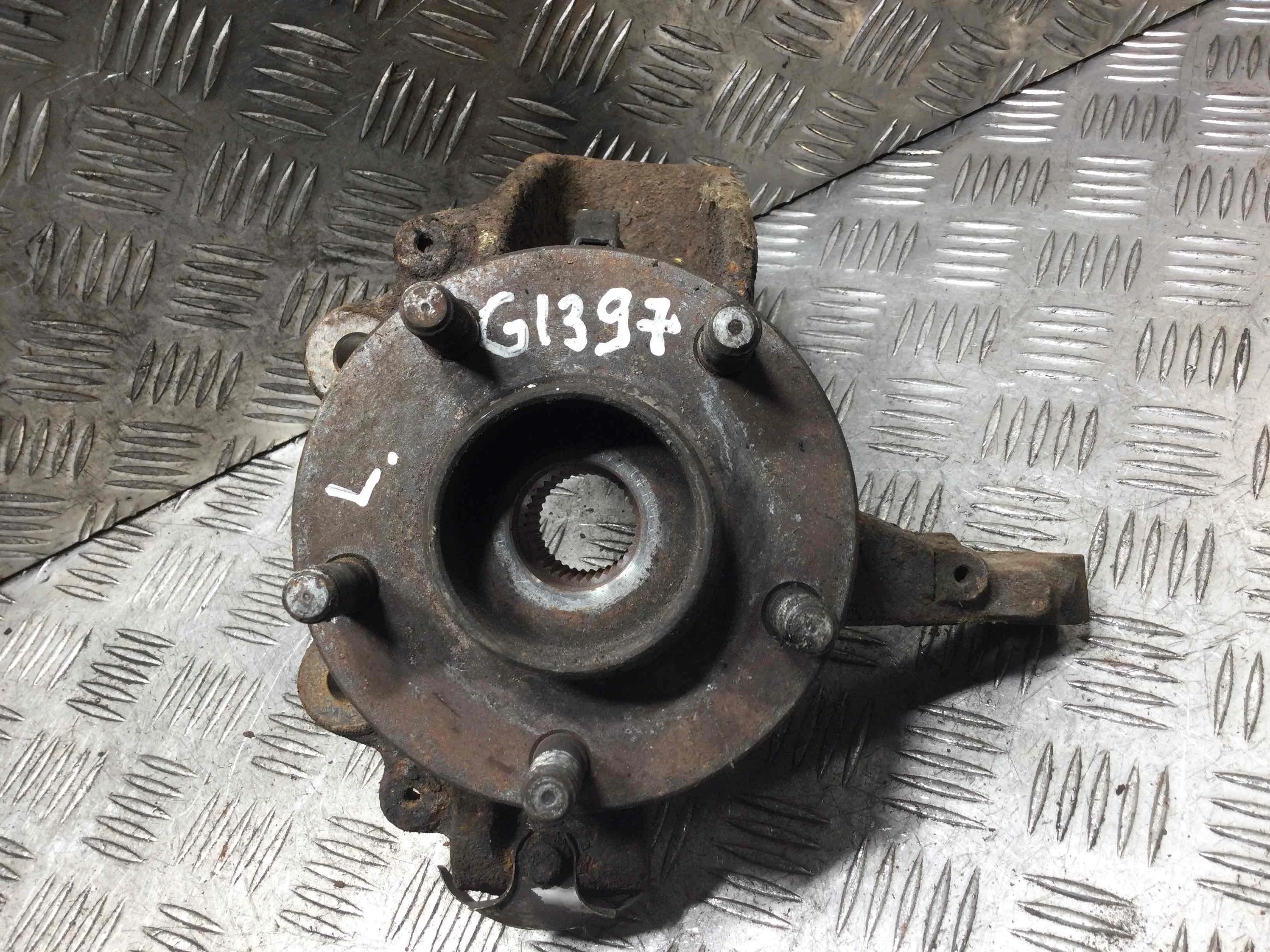 Ступица передняя левая Ford Focus 2 поколение (2005-2008) бензин 1.6 i Механика Универсал