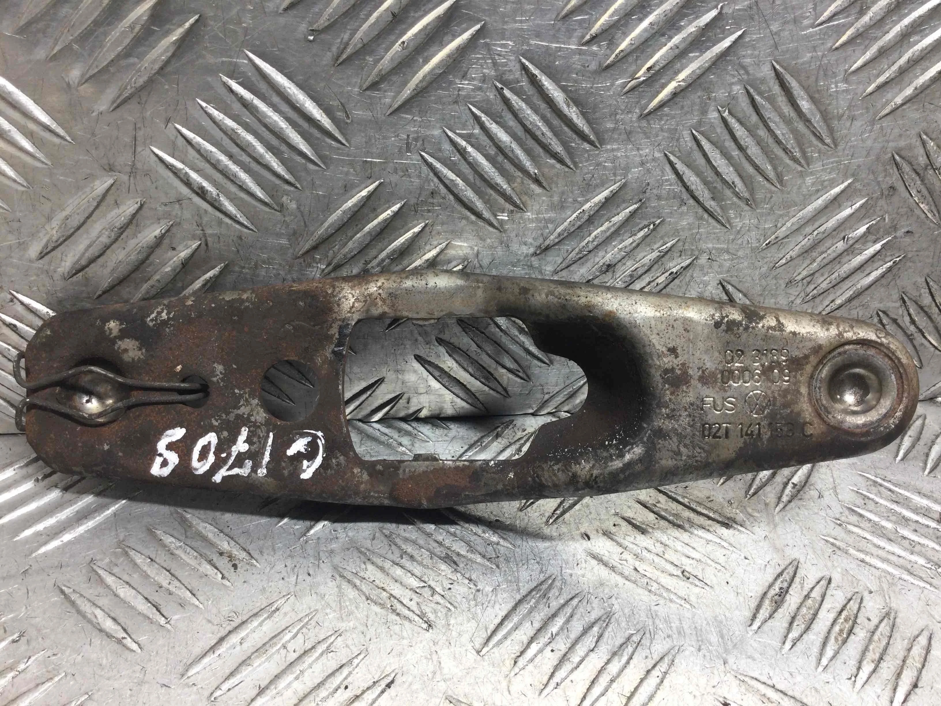 Вилка сцепления Volkswagen Passat B6 (2005-2010) бензин 1.6 FSI Механика Седан