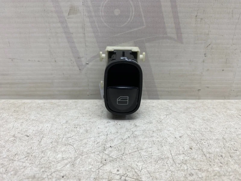 Кнопка стеклоподъемника пассажирская дверь Mercedes-benz 2005 W203