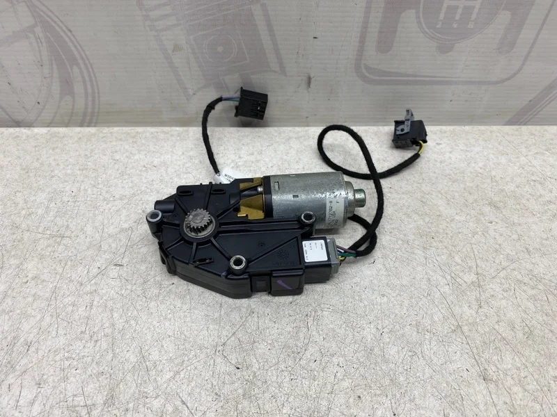 Моторчик люка Mercedes-benz ML 2005 W164