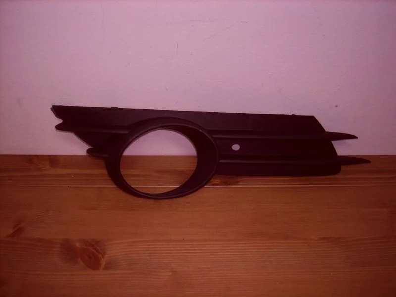 Решетка ПТФ R новая оригинал дорест. Опель Корса Д