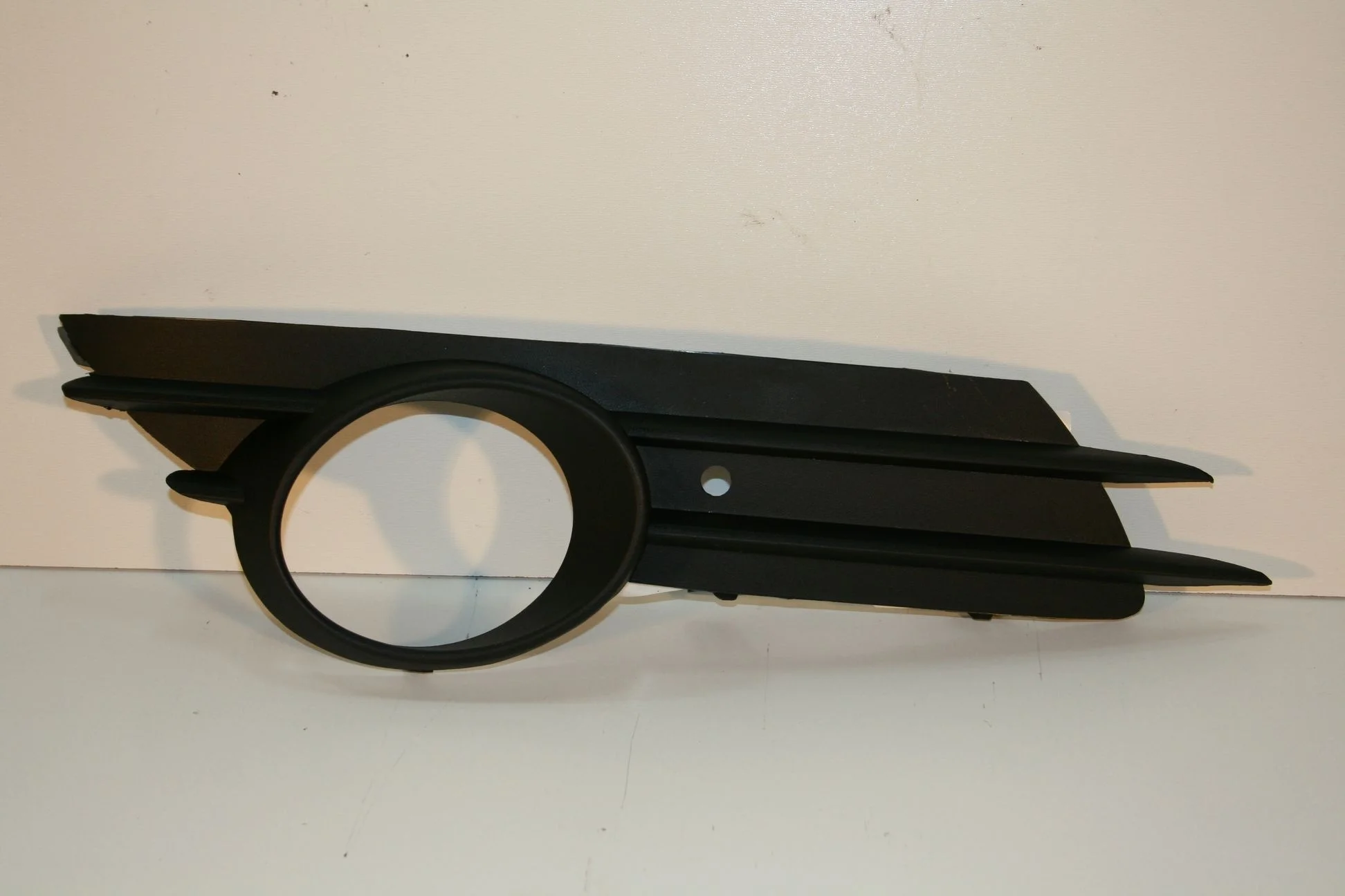 Решетка ПТФ R новая неориг. дорест. Опель Корса Д