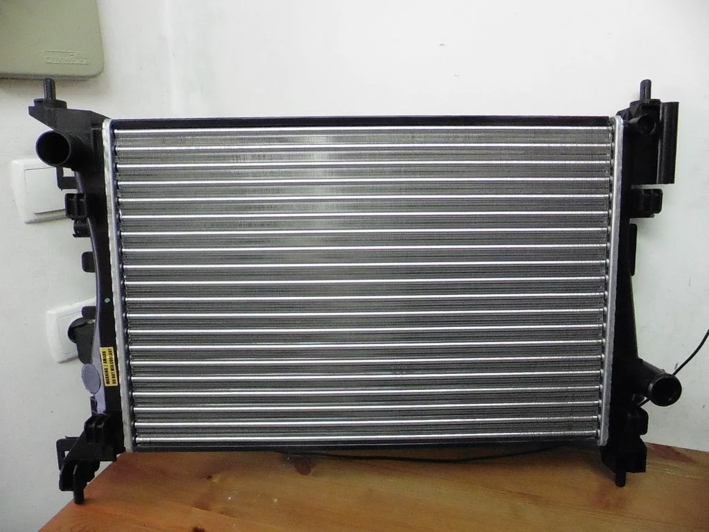 Радиатор охлаждения новый Опель Корса Д с 2010 г