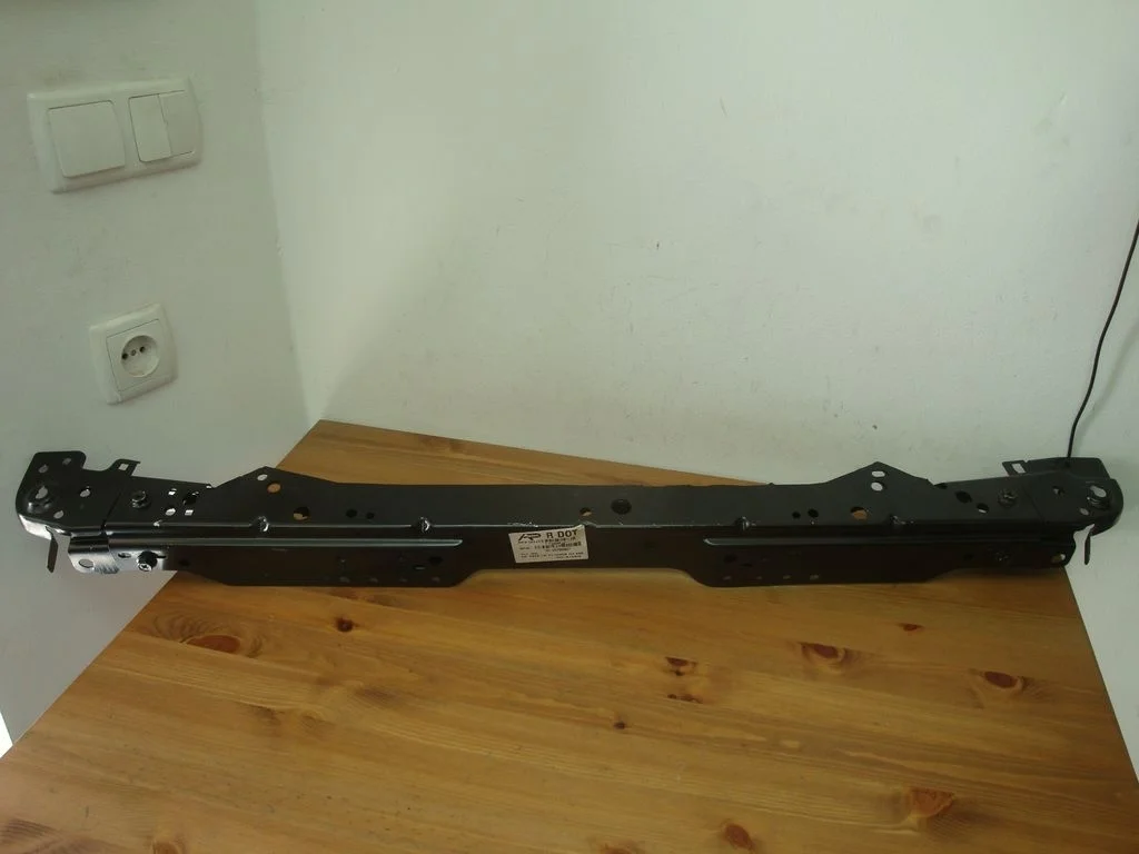 Панель передняя телевизор новая Опель Астра J