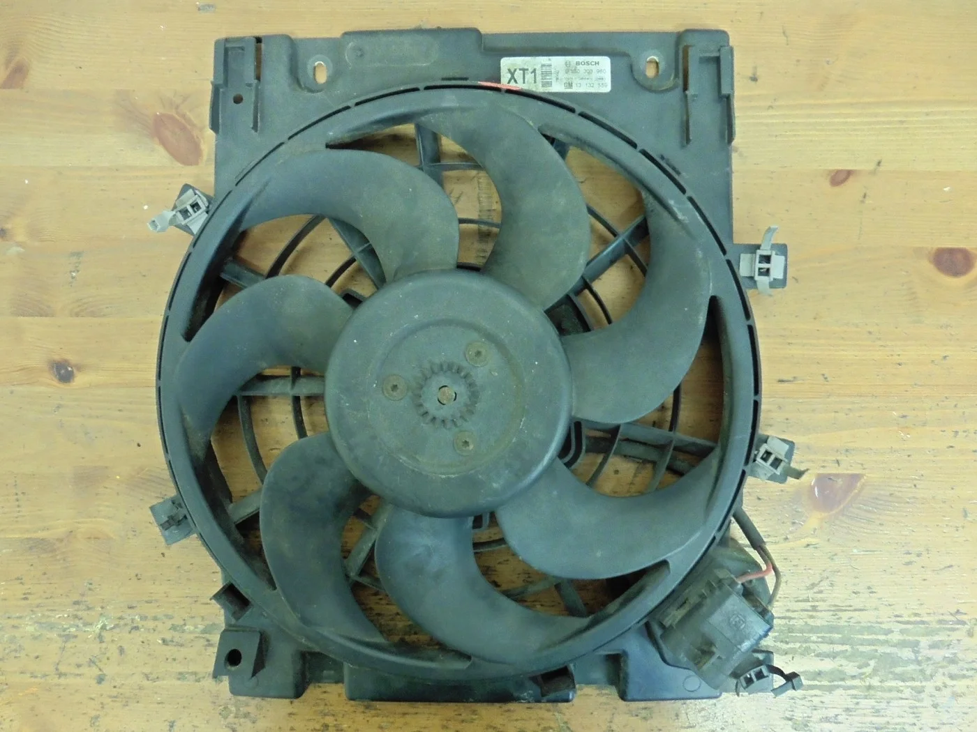 Вентилятор АС бензин 3 конт Астра Н,G, Зафира А,Б