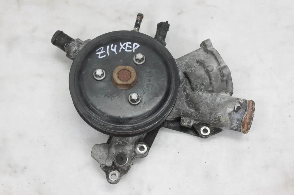 Помпа двигателя Z12XEP Z14XEP Опель Астра Н Корса