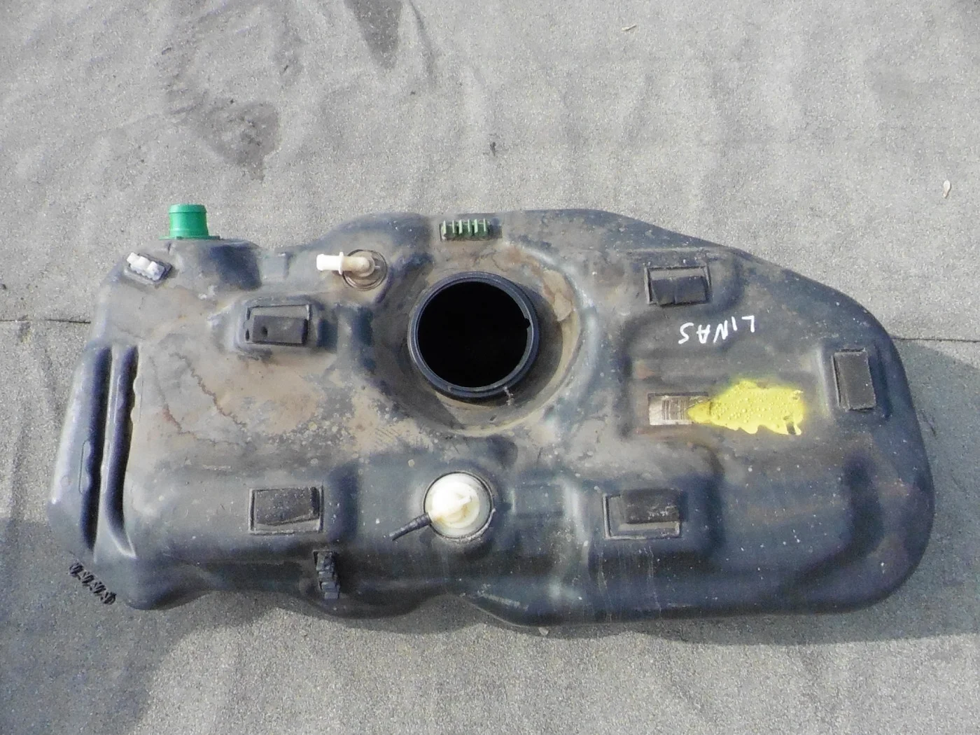 Бак топливный (бензобак) Опель Корса Д