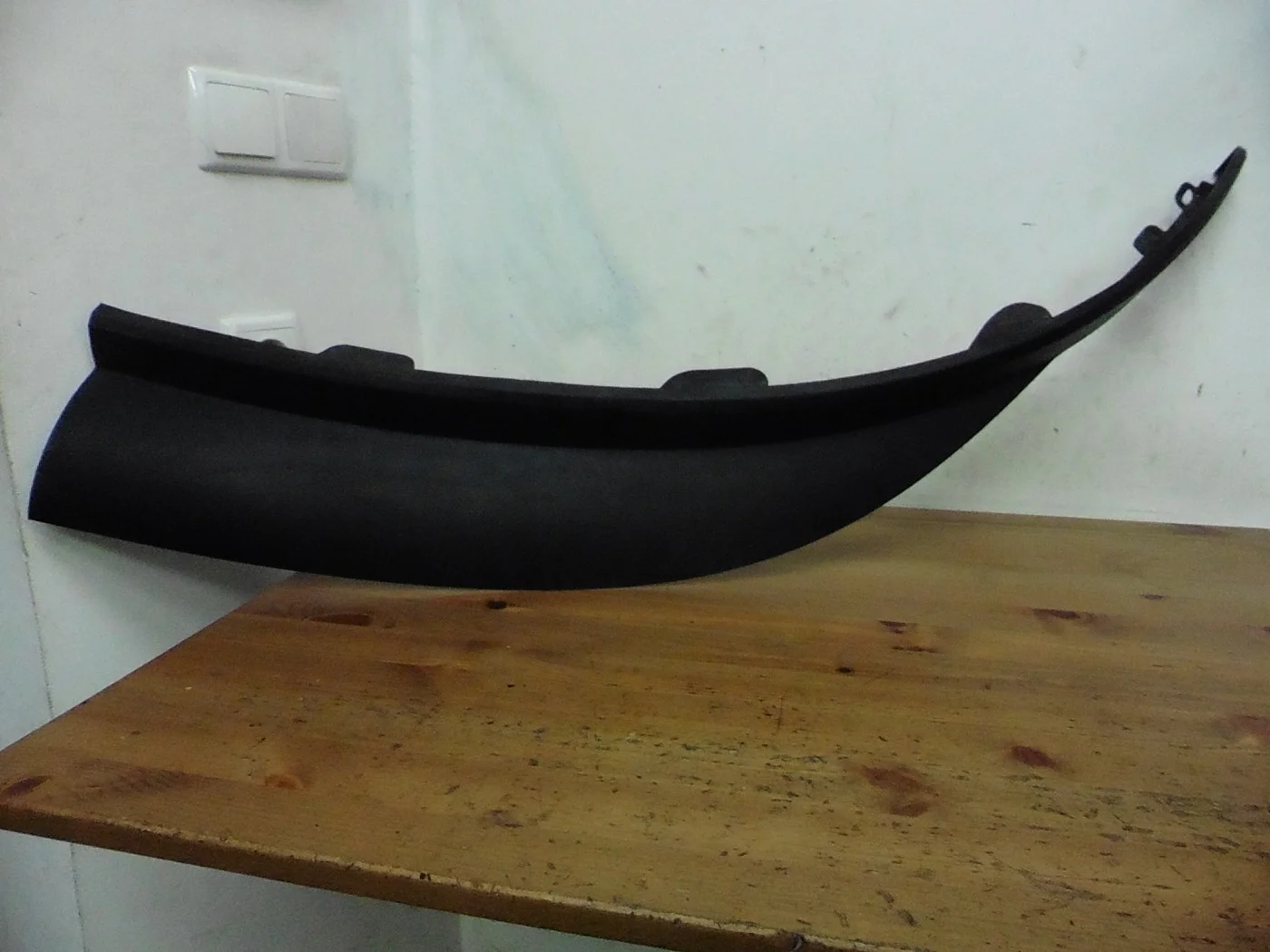 Спойлер переднего бампера правый Опель Астра J 09-