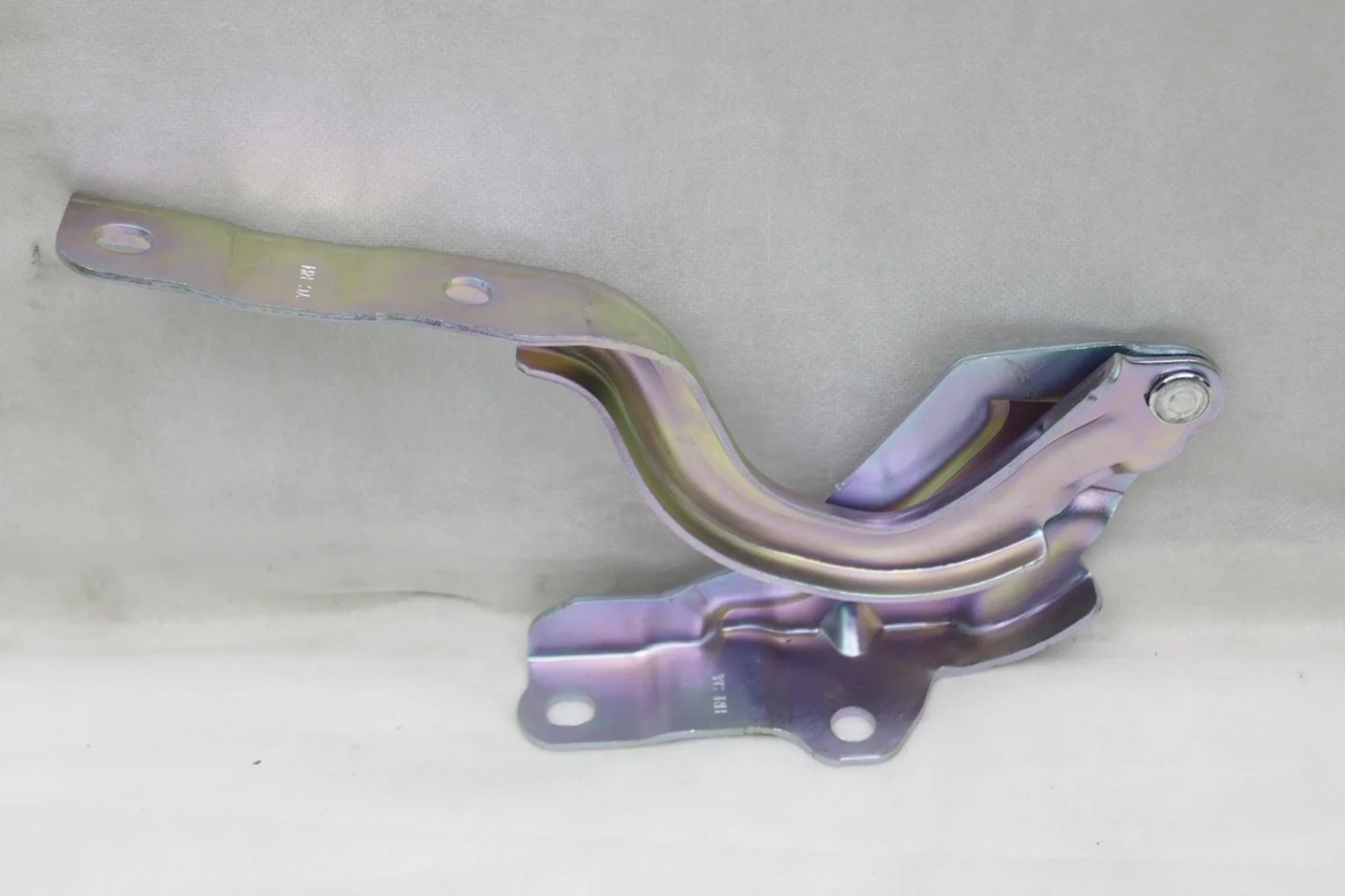 Петля капота правая новая Хендай Солярис 2