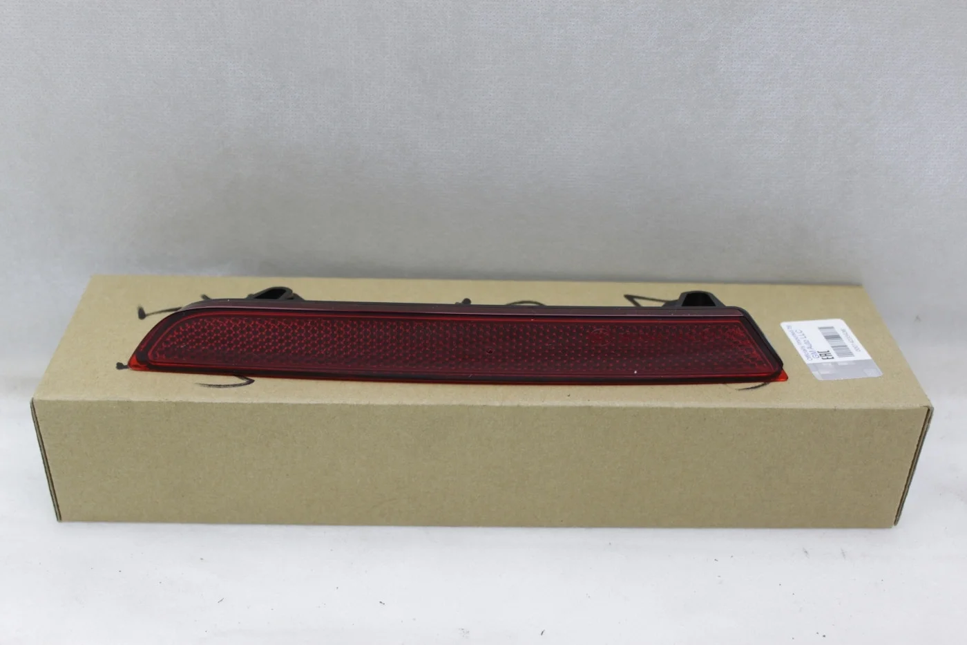 Катафот заднего бампера правый Опель Астра J GTC