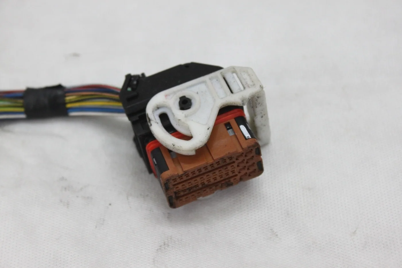 Разъем ЭБУ двигателя коричневый Ford Focus 2