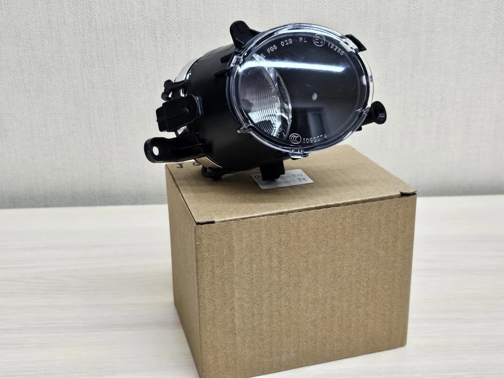 Фара ПТФ правая новая  Opel Astra J GTC, Insignia