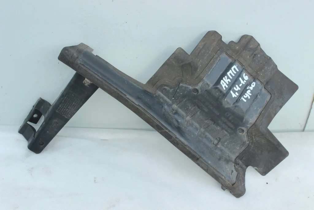 Дефлектор радиатора правый АКПП Opel Astra J