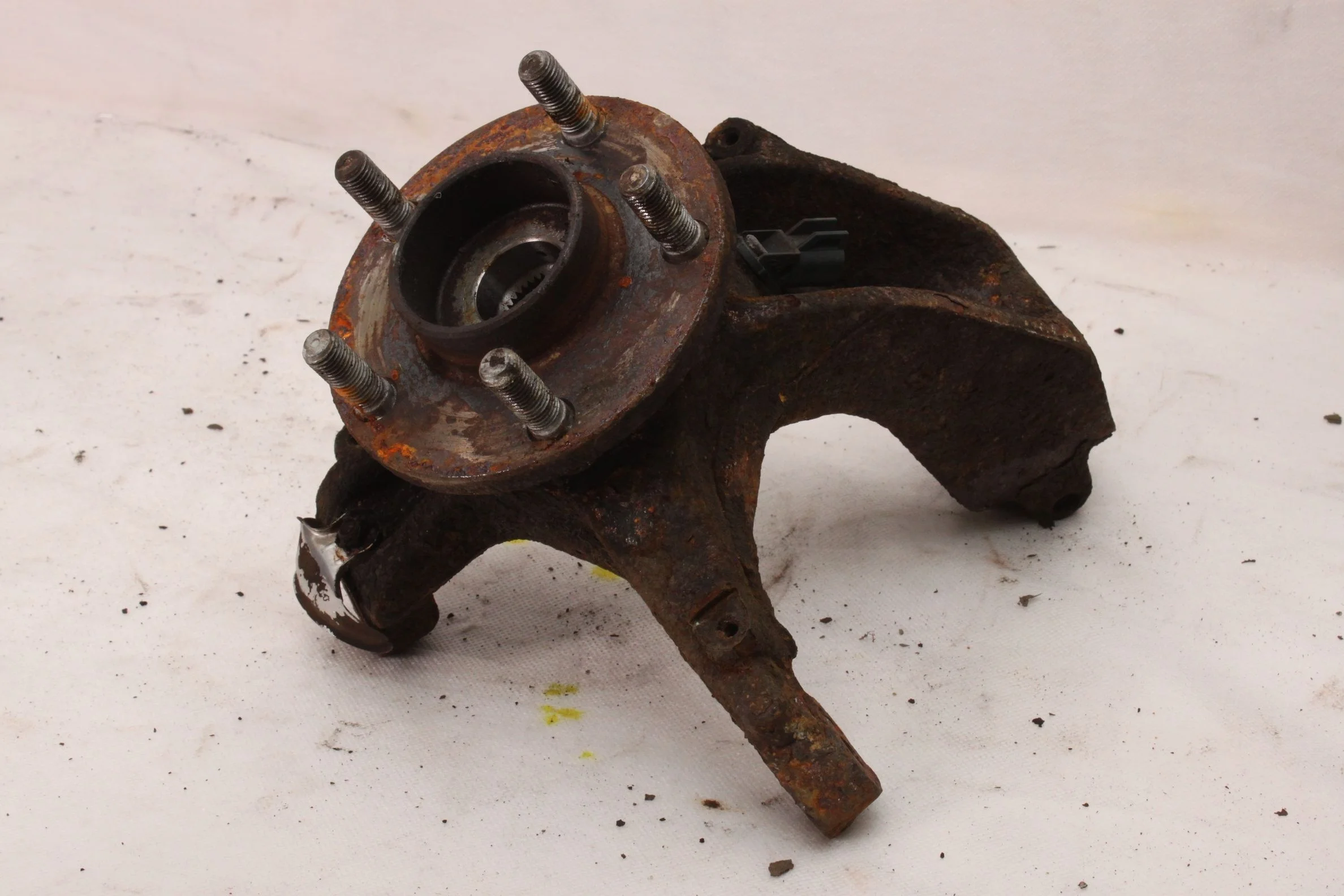 Кулак поворотный ступица перед левый Форд Фокус 2