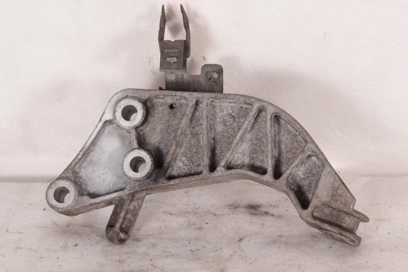 Кронштейн ДВС задний бенз АКПП Опель Астра, Зафира