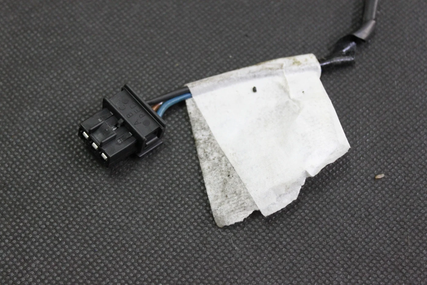 Разъем мотора задних дворников б/у Опель Астра H