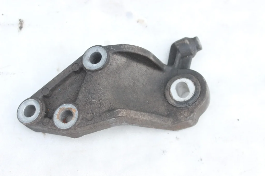 Кронштейн задней опоры AКПП Opel Corsa D