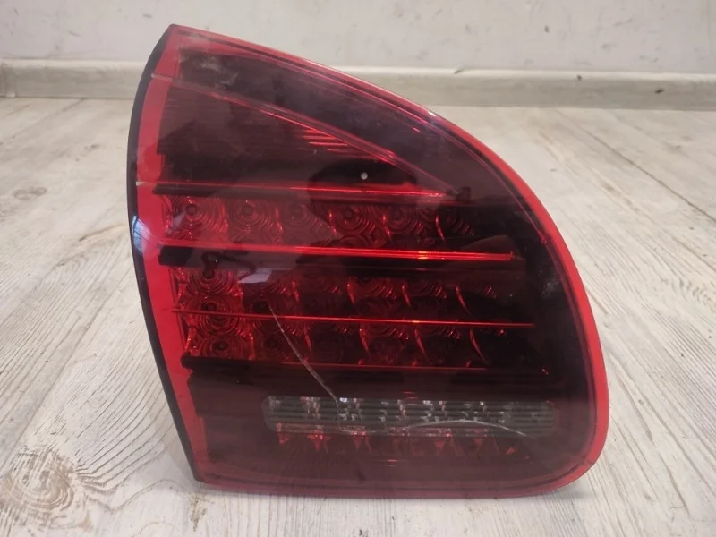 Фонарь в крышку багажника Porsche Cayenne V8 Turbo 2012 958 (92A)