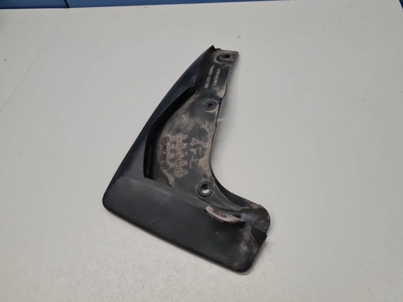 Брызговик передний левый для Toyota RAV 4 2013-2019