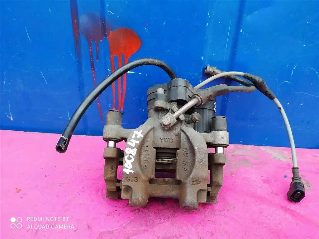 Суппорт задний левый Tiguan 2 Passat B8 3Q0615423