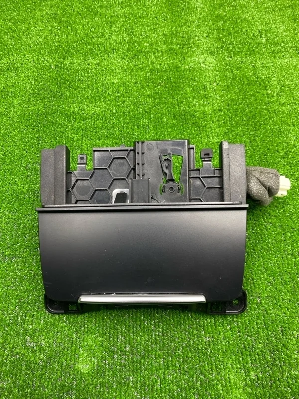Пепельница Audi Q5 2013 8K0857951C 8R CNC