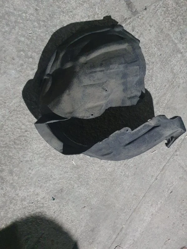 Подкрылок Volvo V60 2010-2013