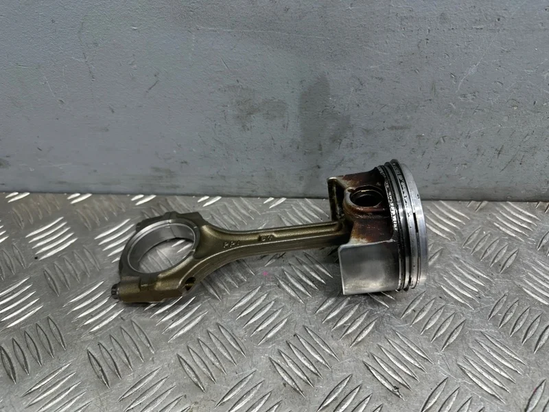 Поршень Honda CR-V 3 RE