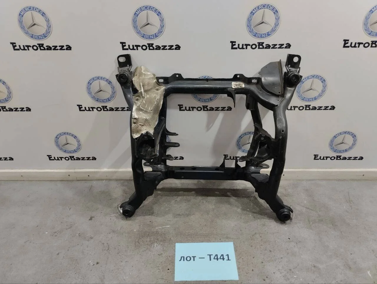 Передний подрамник Mercedes W251