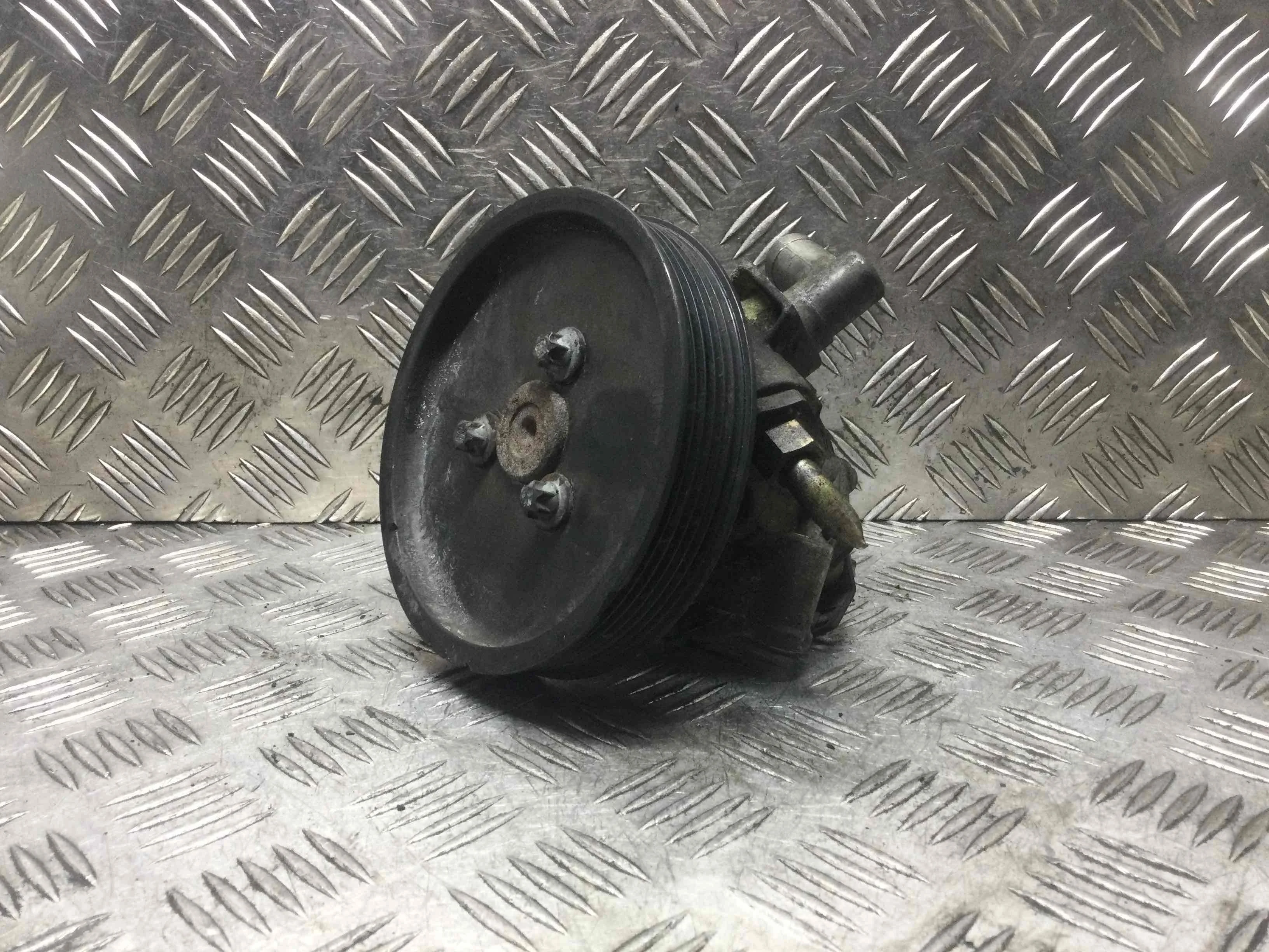 Насос гидроусилителя руля Mercedes C-klasse W203/S203/CL203 [рестайлинг] (2004-2007) дизель 2.2 CDI Автомат