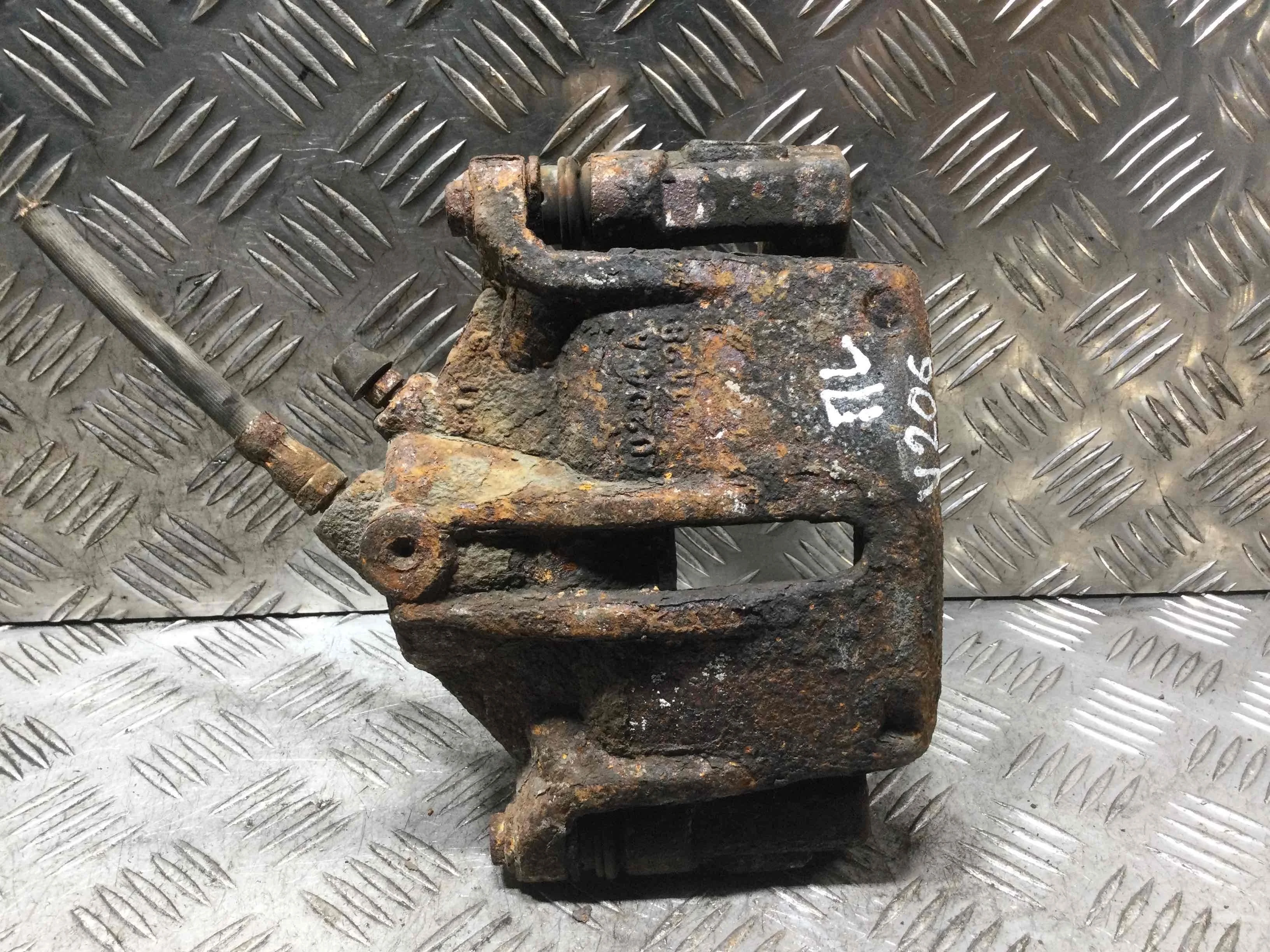 Суппорт передний левый Ford Mondeo 3 поколение [рестайлинг] (2003-2007) дизель 2.2 TDCi Механика Универсал