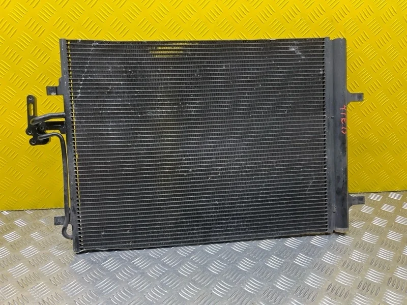 Радиатор кондиционера Land Rover Range Rover Evoque I (2011-2018) 2015 30794544 2.2 D