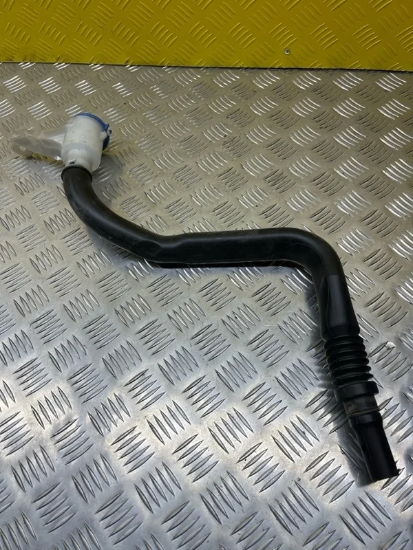 Горловина бачка омывателя Land Rover Range Rover Evoque I (2011-2018) 2015 LR025825 2.2 D