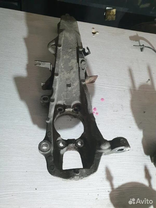 Кулак поворотный передний Infiniti M Y51 разбор