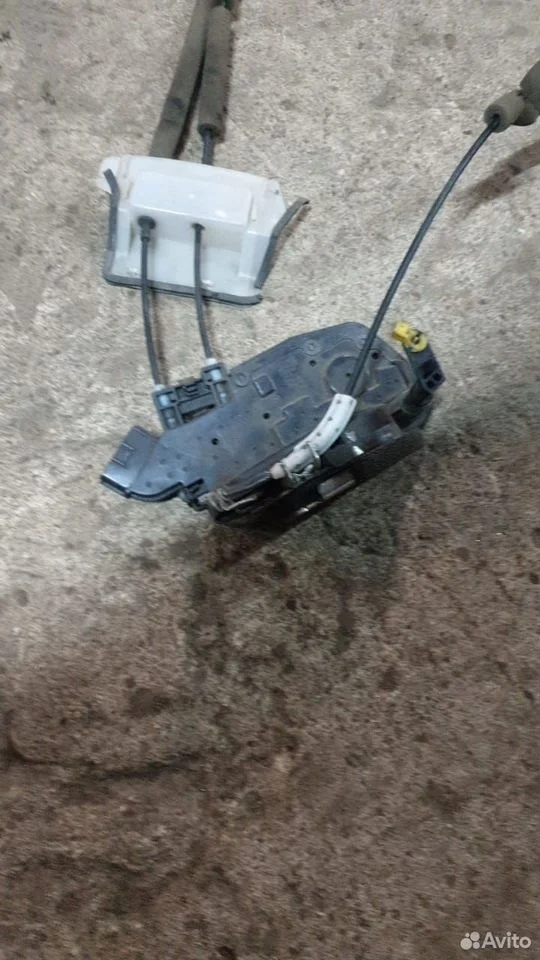 Замок двери передний левый инфинити g35 v36