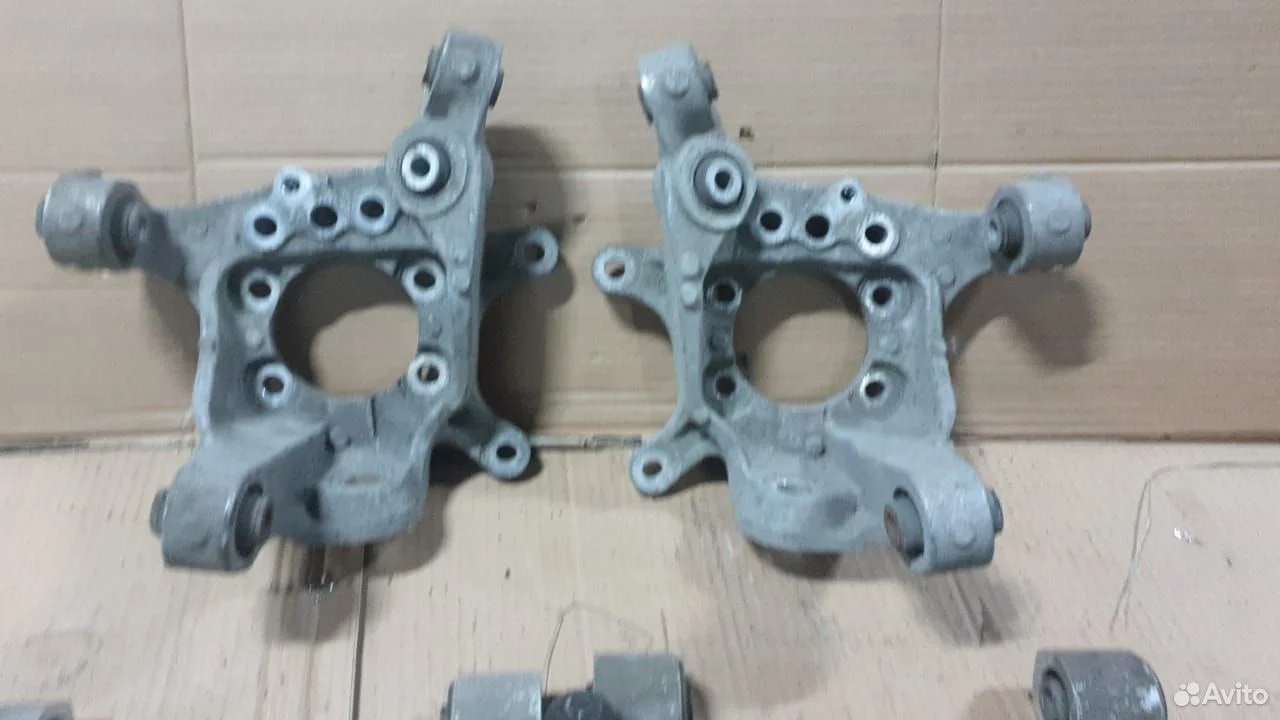 Кулак поворотный задний Инфинити G V36