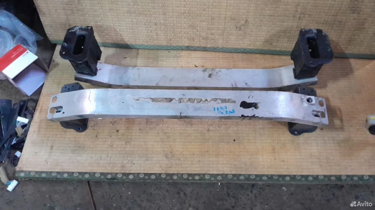 Усилитель бампера передний Ниссан Мурано Z51