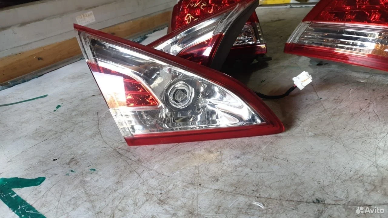 Фонарь в крышку багажника Ниссан Мурано Z51